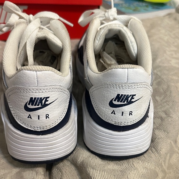 Nike air maxes - Picture 6 of 7